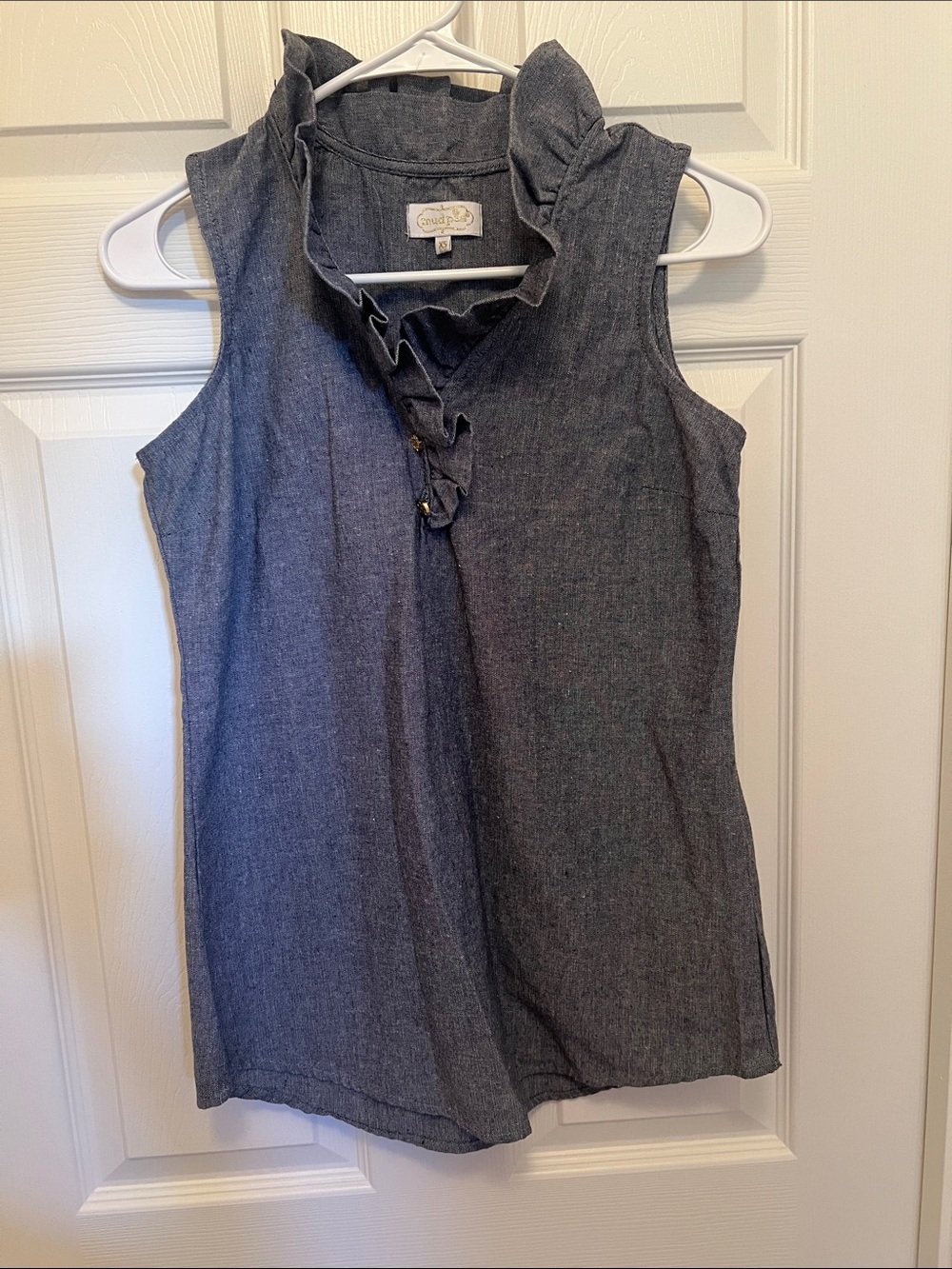 Mud Pie Sleeveless Ruffle-Neck Chambray Top in Dark Gray